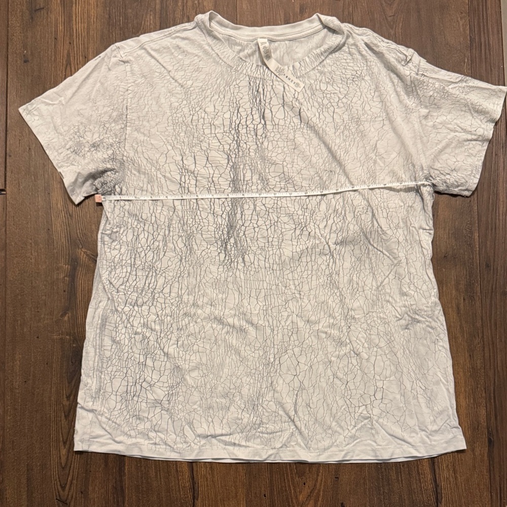 lululemon athletica White Textured Short Sleeve Tee